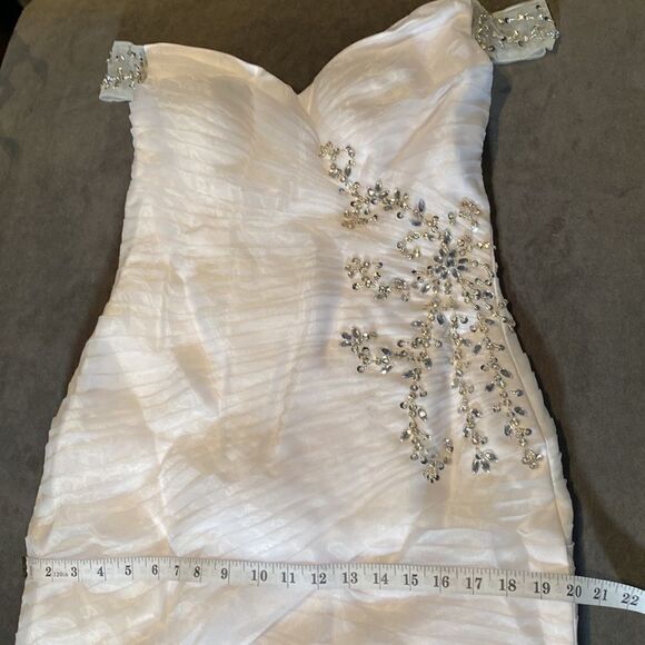 Women’s Wedding Dress with Side Design Ruffles & Corset Back Size 10 NWOT - Picture 10 of 10